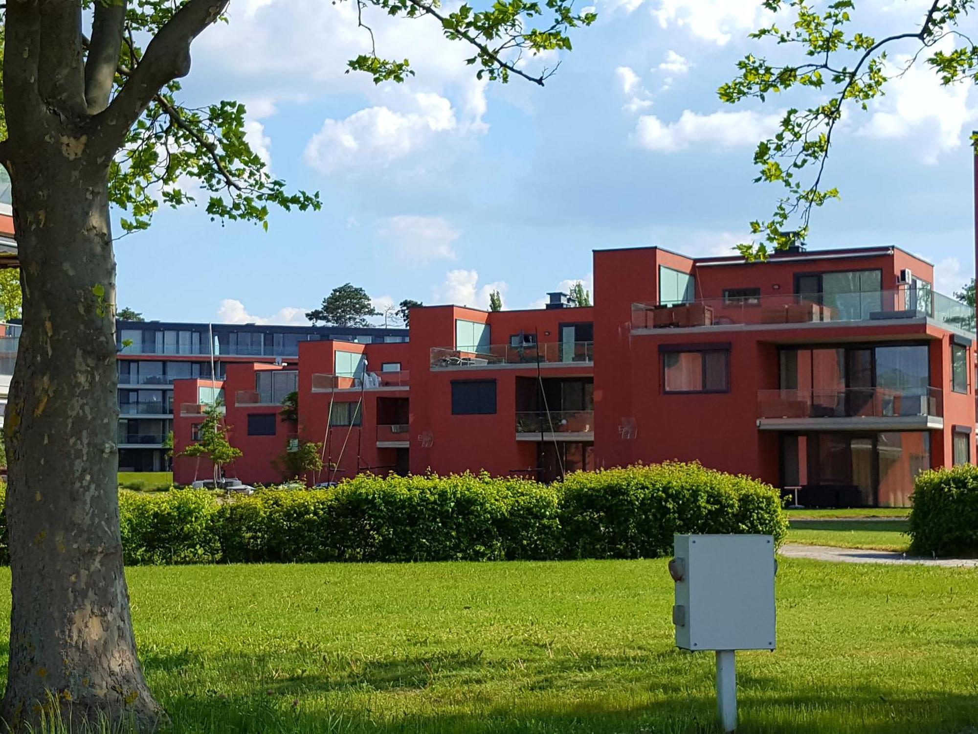 Bavaria Club Apartman Balatonlelle Exterior foto